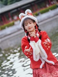 YITUYU艺图语 2025.01.31 红韵倩影 · 新年少女写真 甜心小鹿(23)